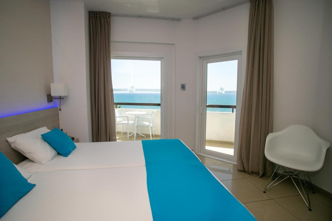 Double or Twin Room Sea View
