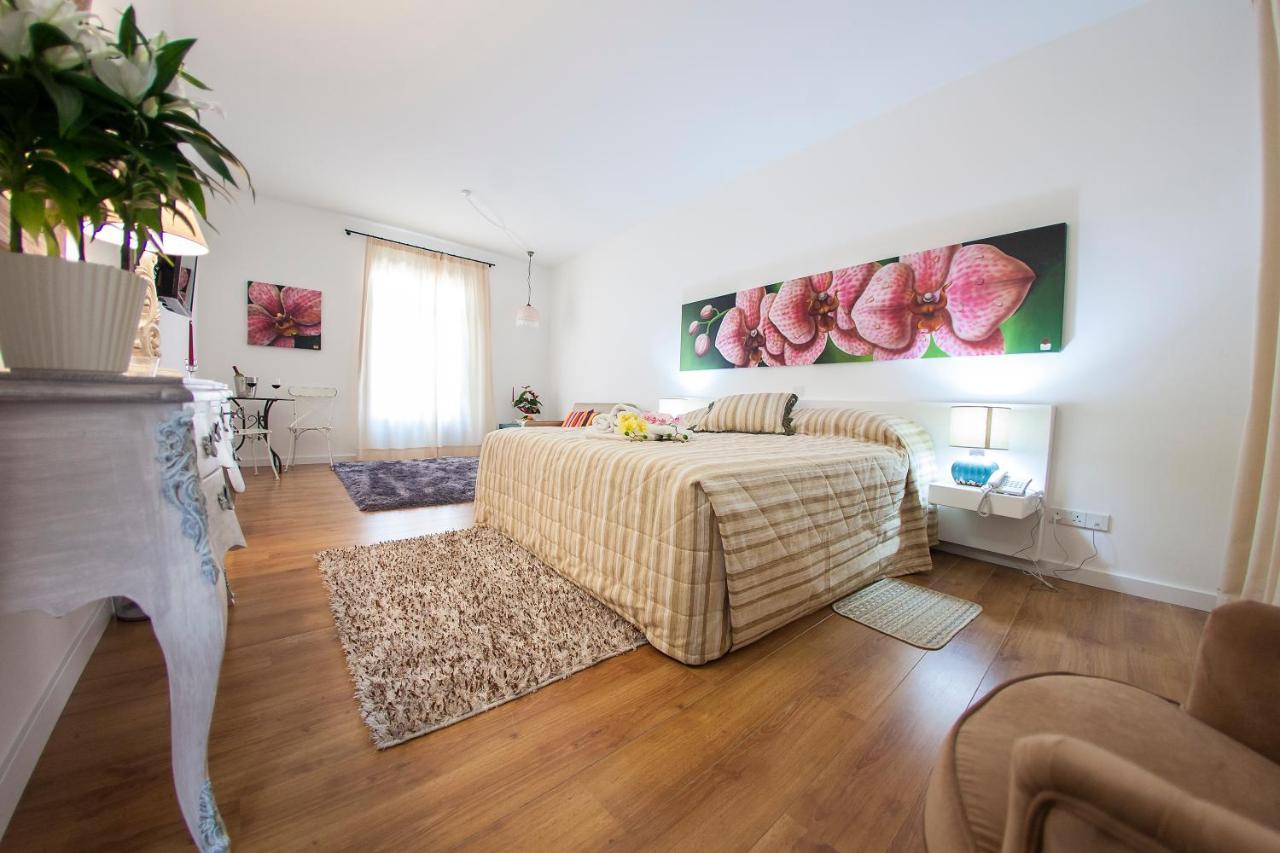 Luxury Studio City View