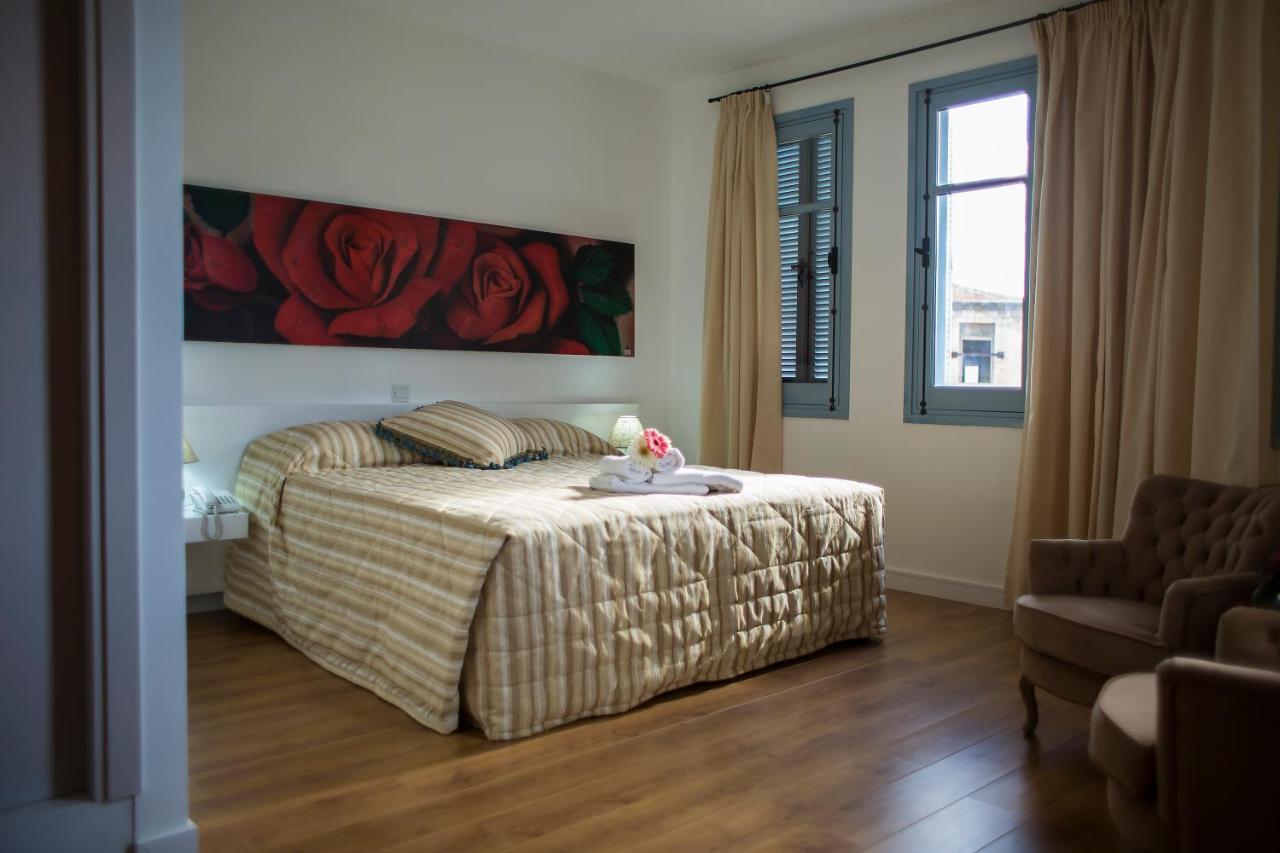 Luxury Studio City View