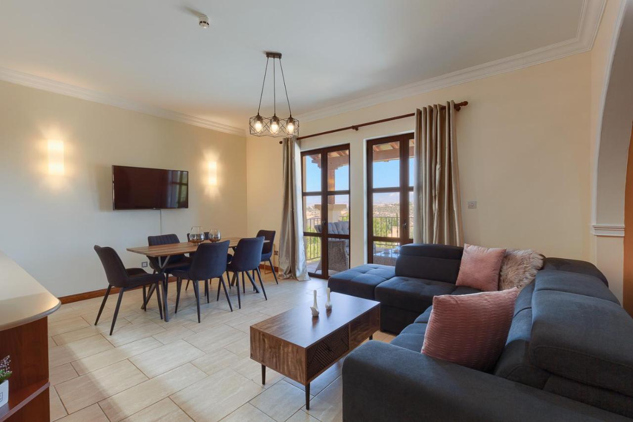 One-Bedroom Apartment with Shared Pool,1145425438:JPEG