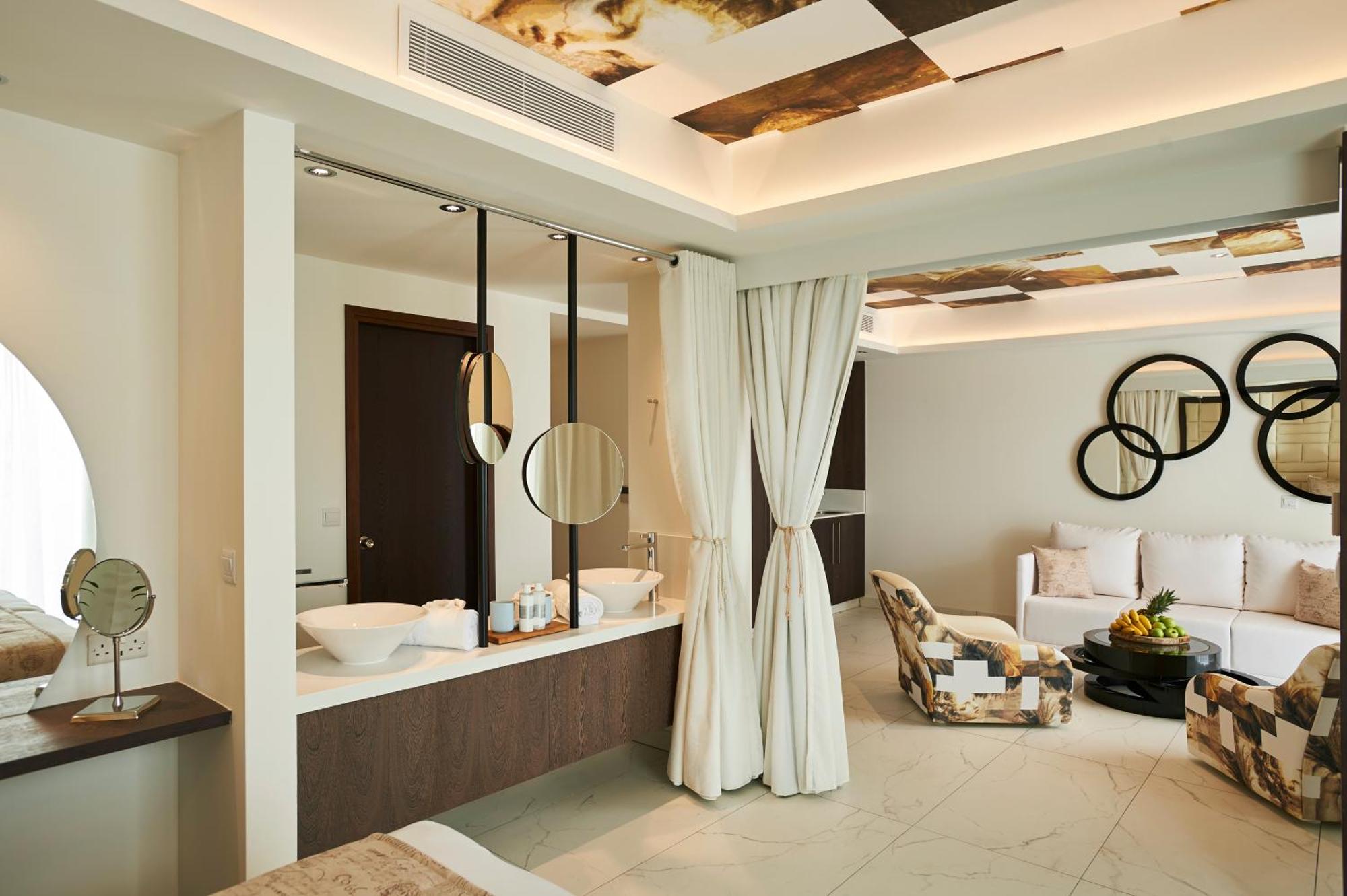 Executive Suite,1550334292:JPEG