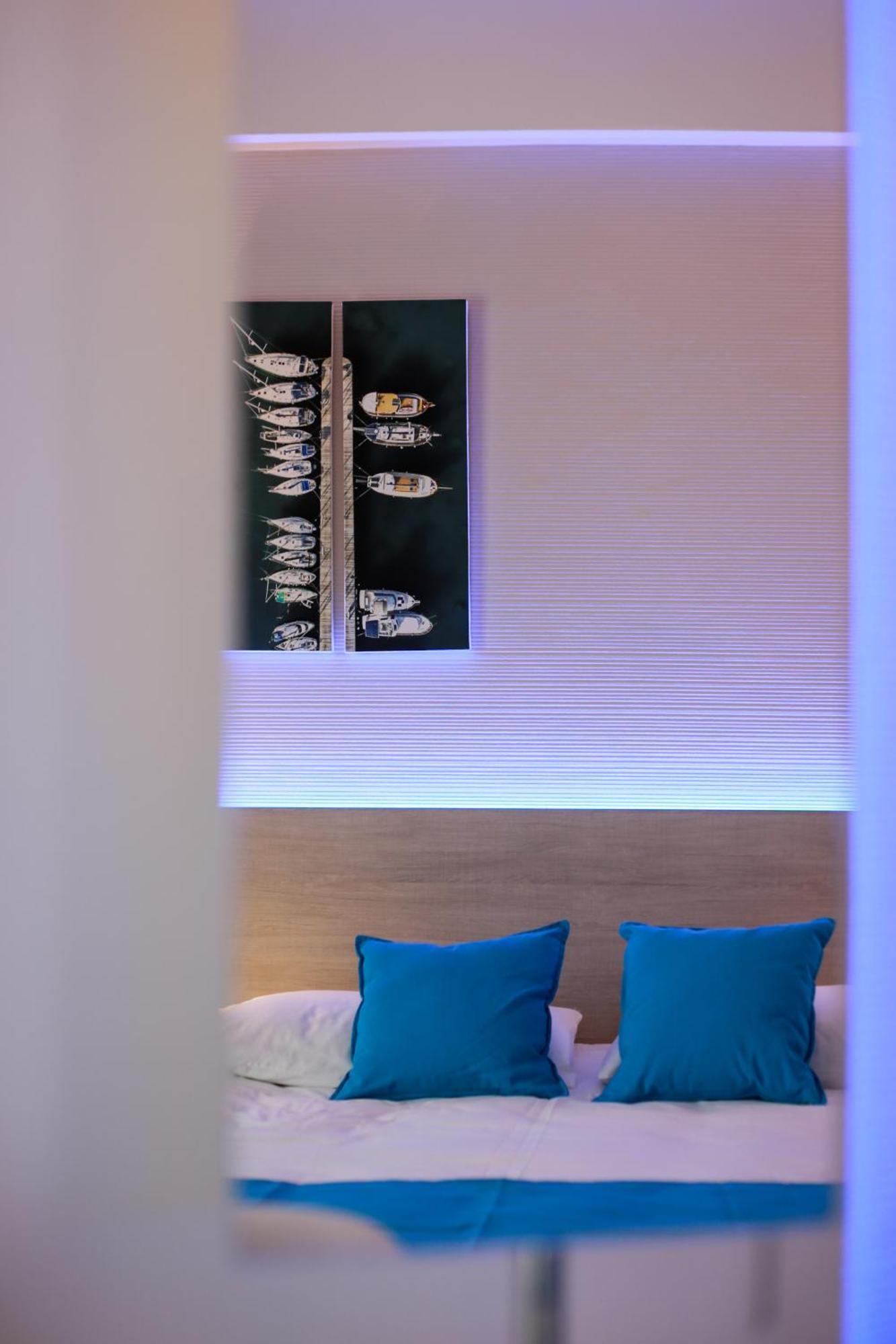 Triple Room Side Sea View