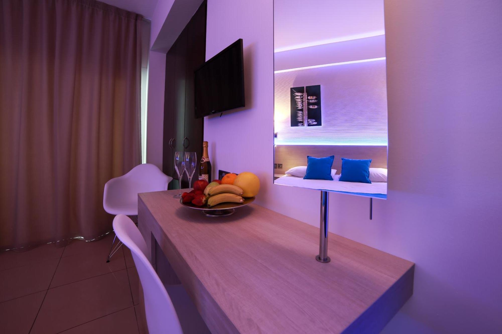 Triple Room Side Sea View