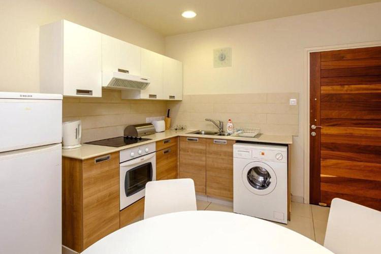 Two-Bedroom Apartment Sea View