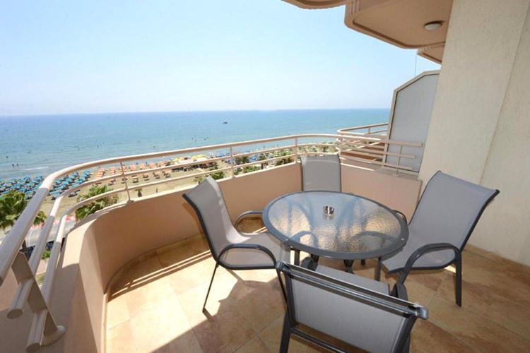 Two-Bedroom Apartment Sea View