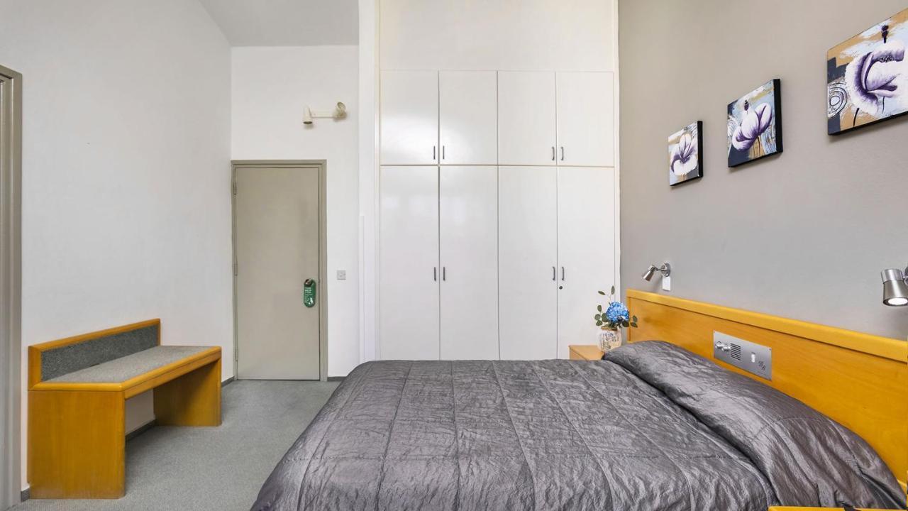 Standard Double or Twin Room,1262743630:JPEG