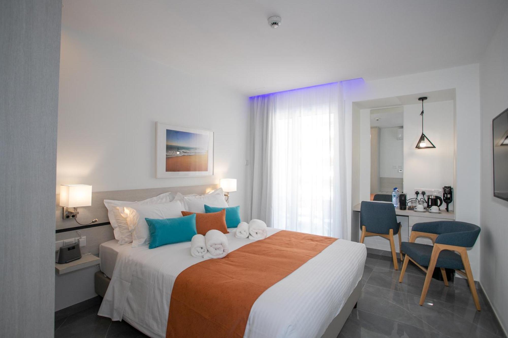 Double Room Two Single Beds Non-Smoking