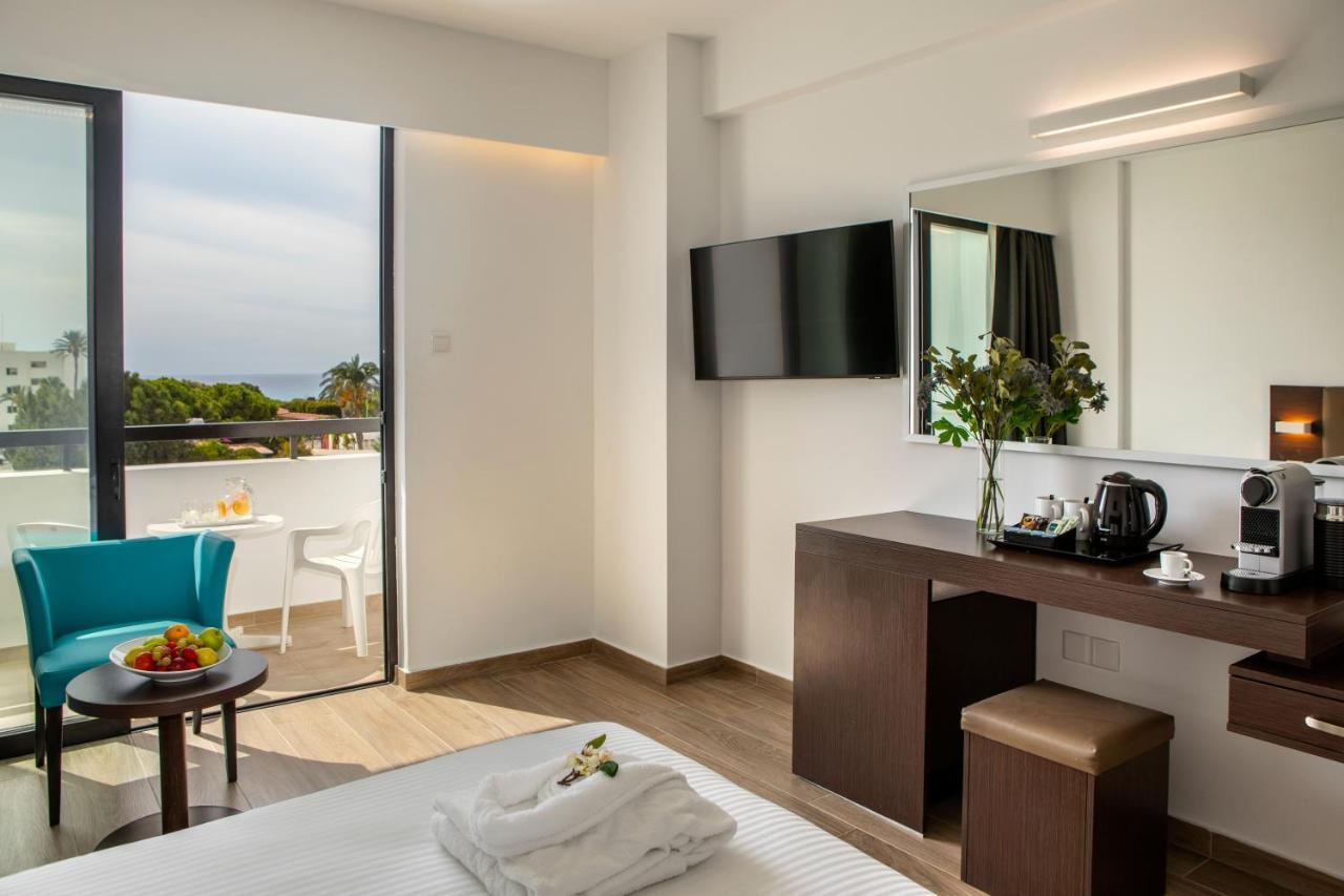 Deluxe Tweepersoonskamer met 1 of 2 Bedden en Uitzicht op Zee