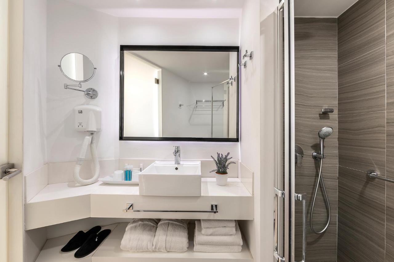 Superior Zimmer mit Balkon und Blick ins Landesinnere
