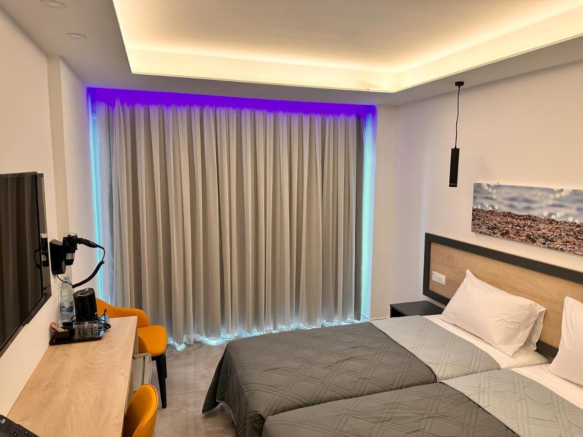 Double or Twin Room with Mountain View,1402705823:JPEG