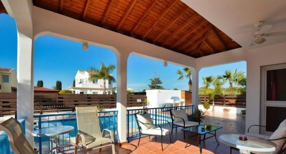 Villa con 2 Camere da Letto