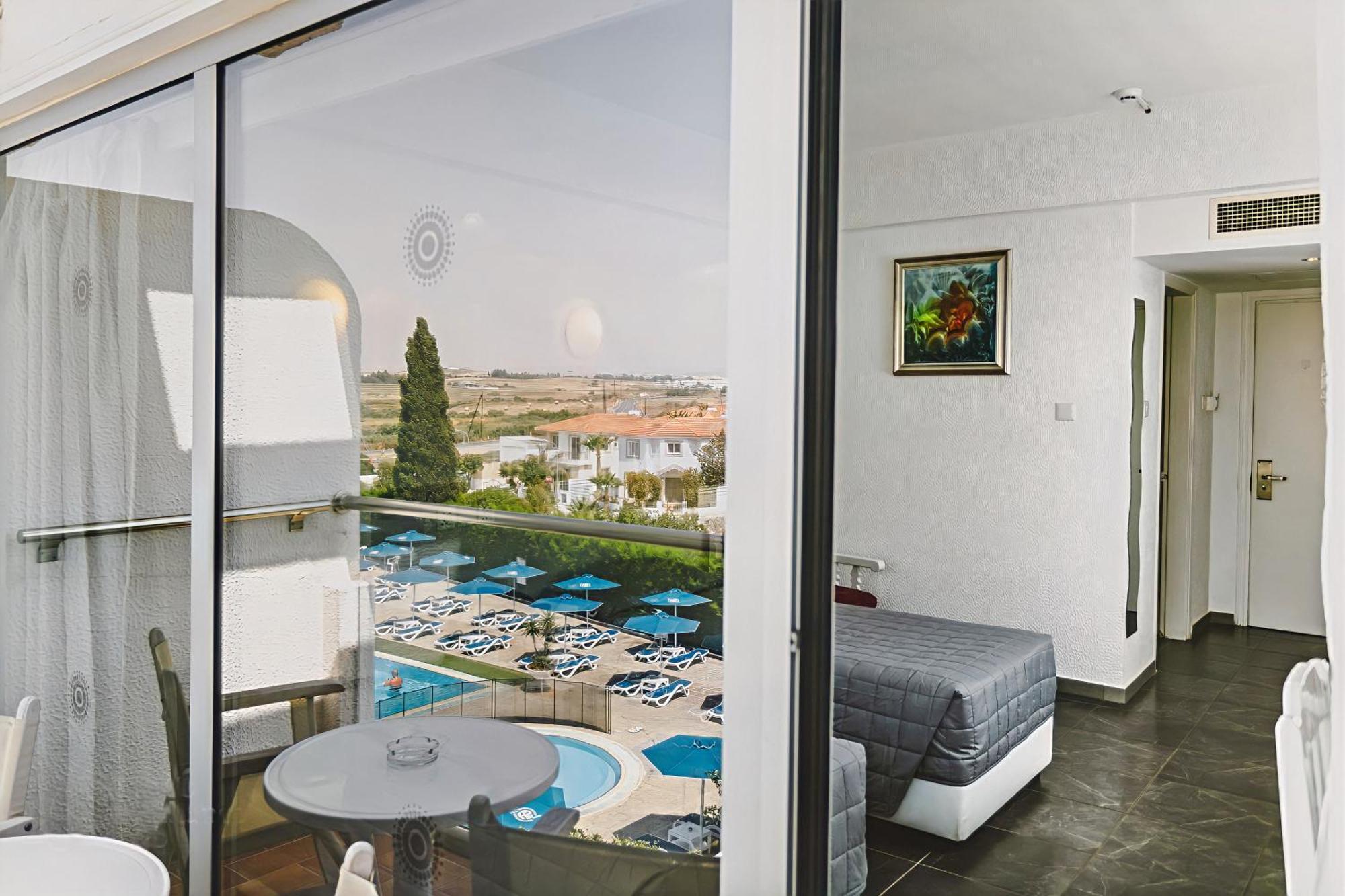 Superior Twin Room Pool View Balcony
