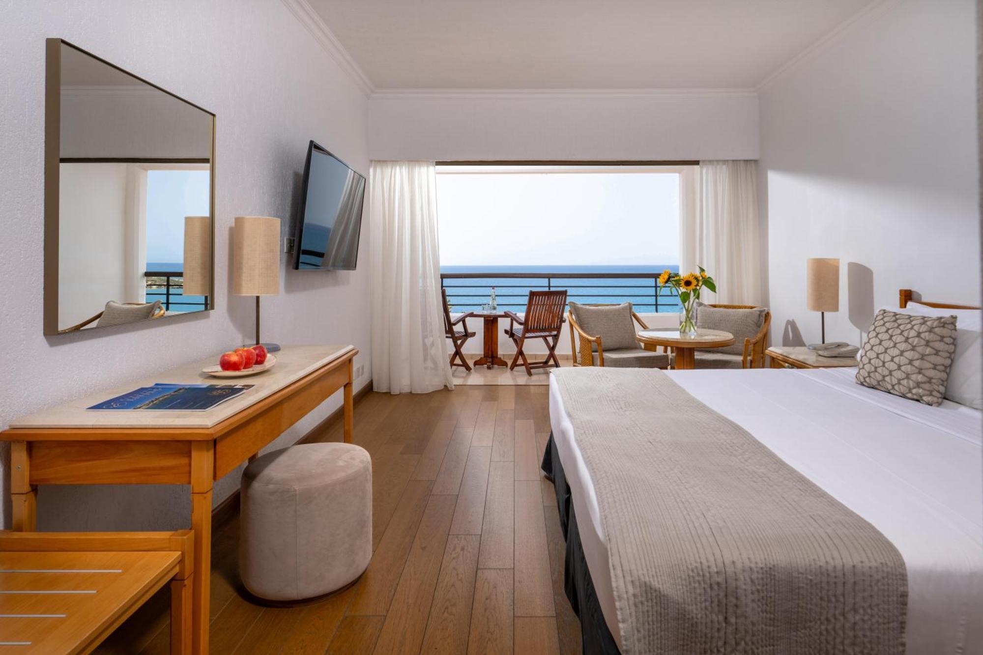 Double or Twin Room with Sea View