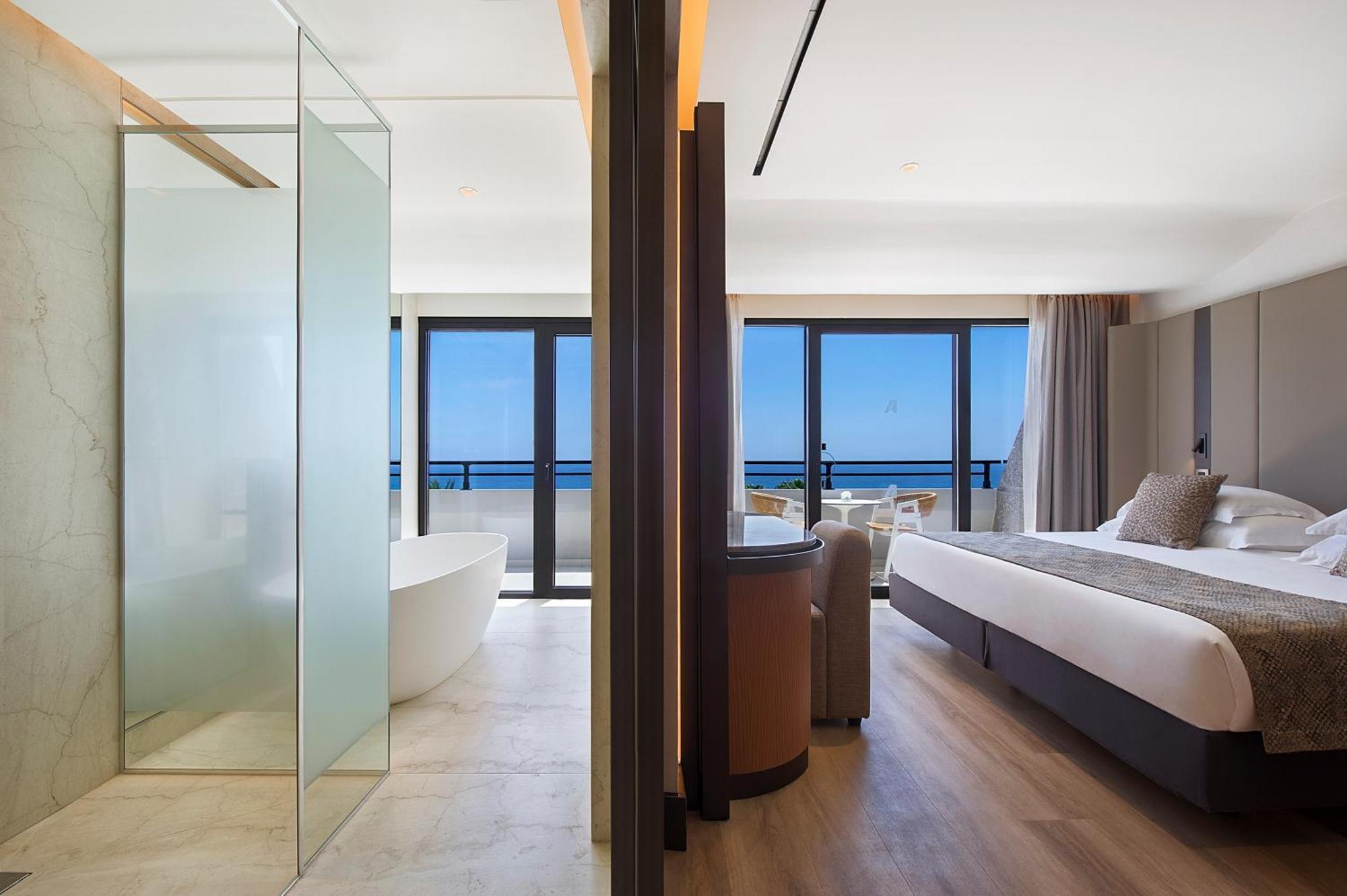 Luxury Sea View Room