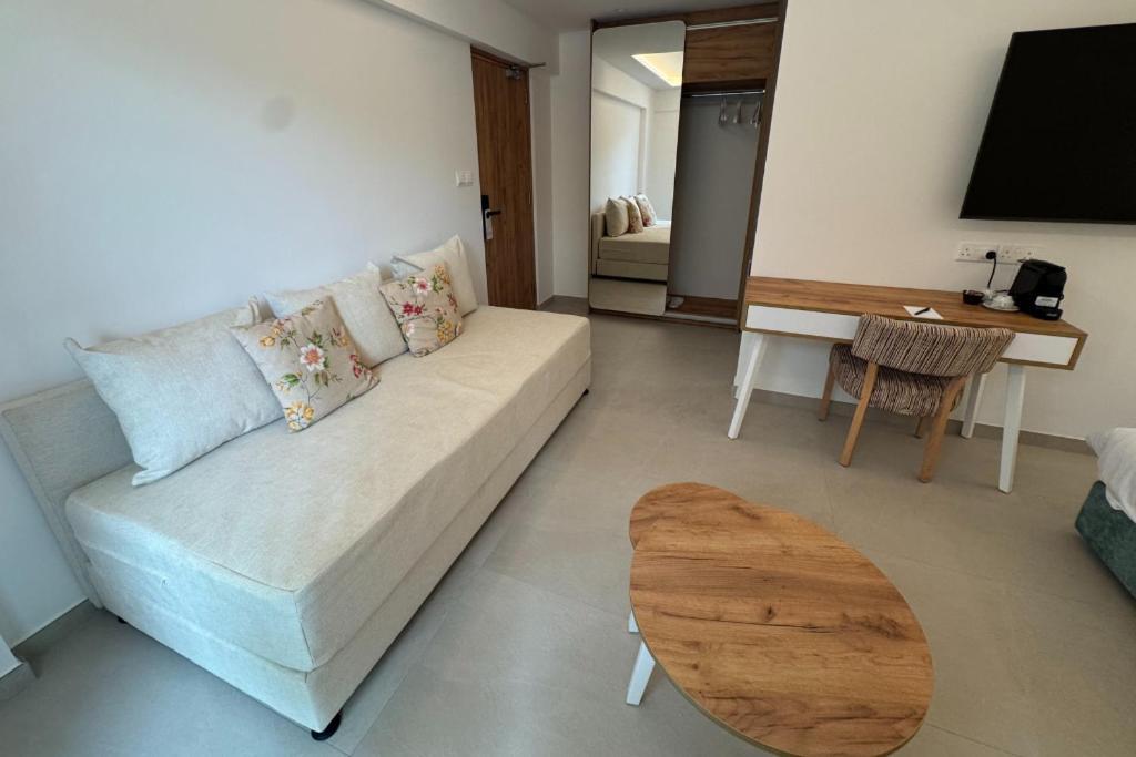 Superior Deluxe Double or Twin Room