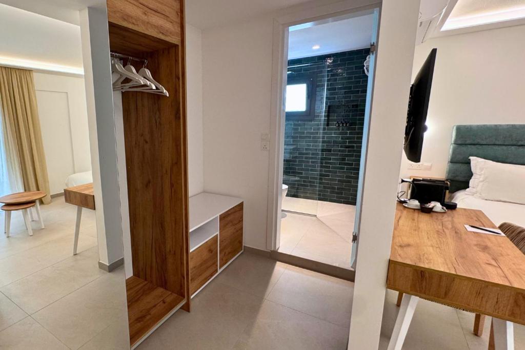 Deluxe Double or Twin Room Balcony