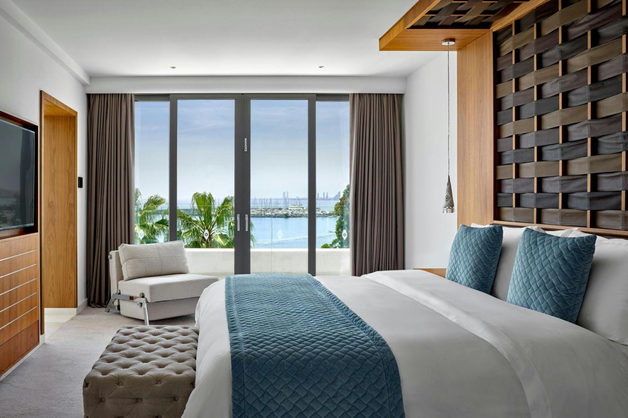 Suite 1 Chambre Lit King-Size Panoramique Plus Spacieuse avec Balcon - Vue sur Mer