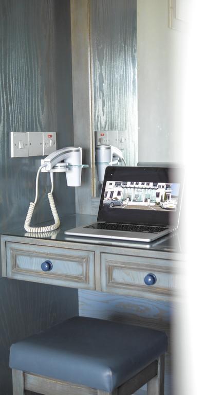 Twin Room with Pool View,1646916978:JPEG