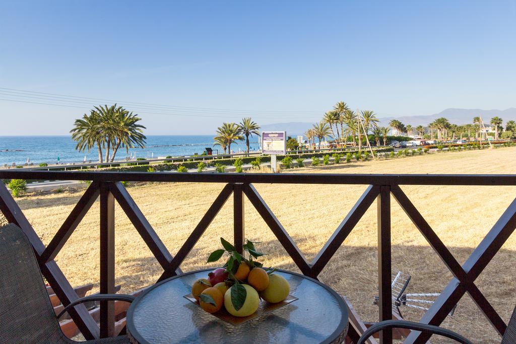 One-Bedroom Apartment with Sea View