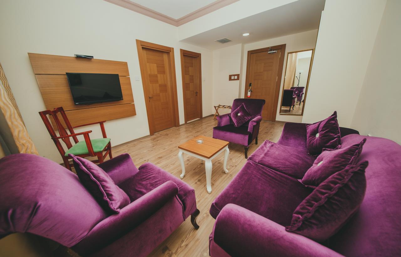 Deluxe Family Room