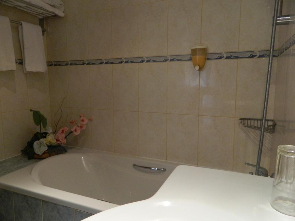 Double or Twin Room,63232234:JPEG