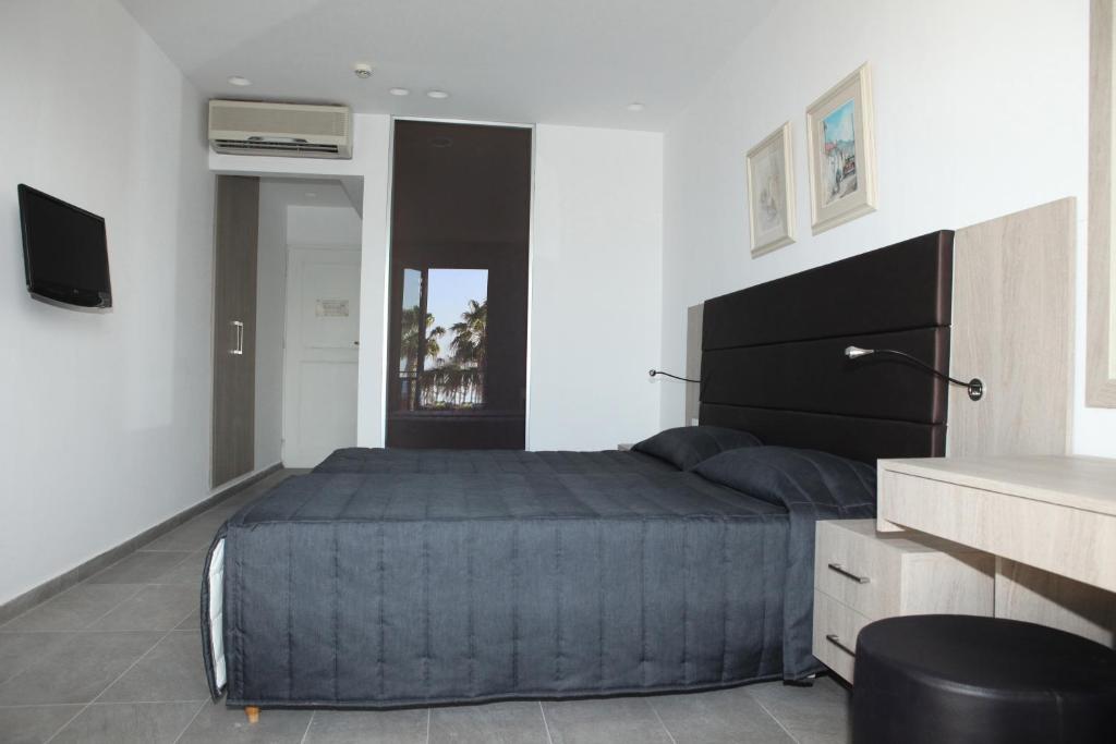 Superior Double or Twin Room Garden or Inland View