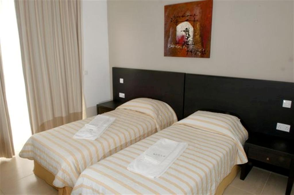 Three-Bedroom Suite with Sea View