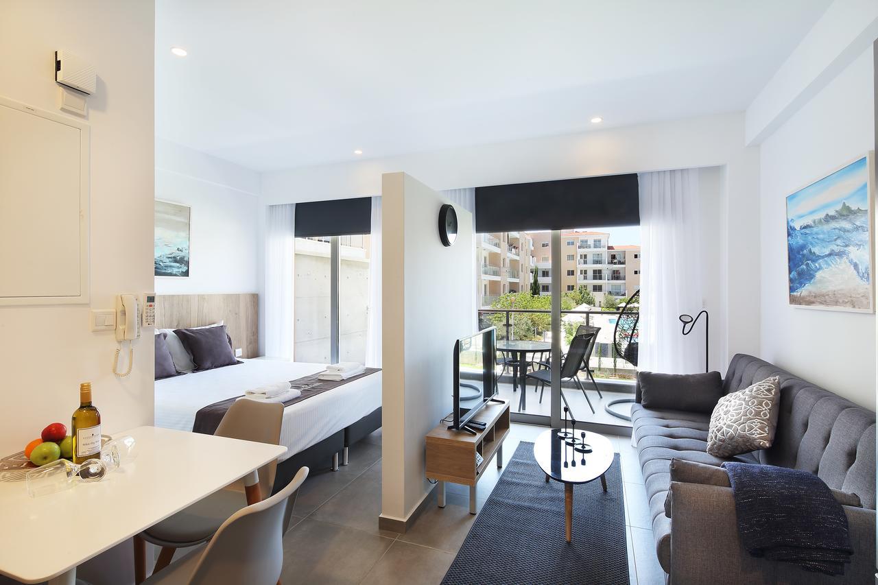 Deluxe Studio,670427112:JPEG