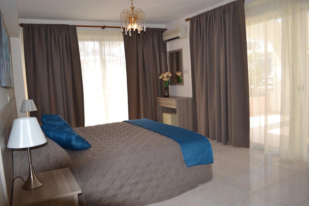 Three-Bedroom Suite,402095310:JPEG