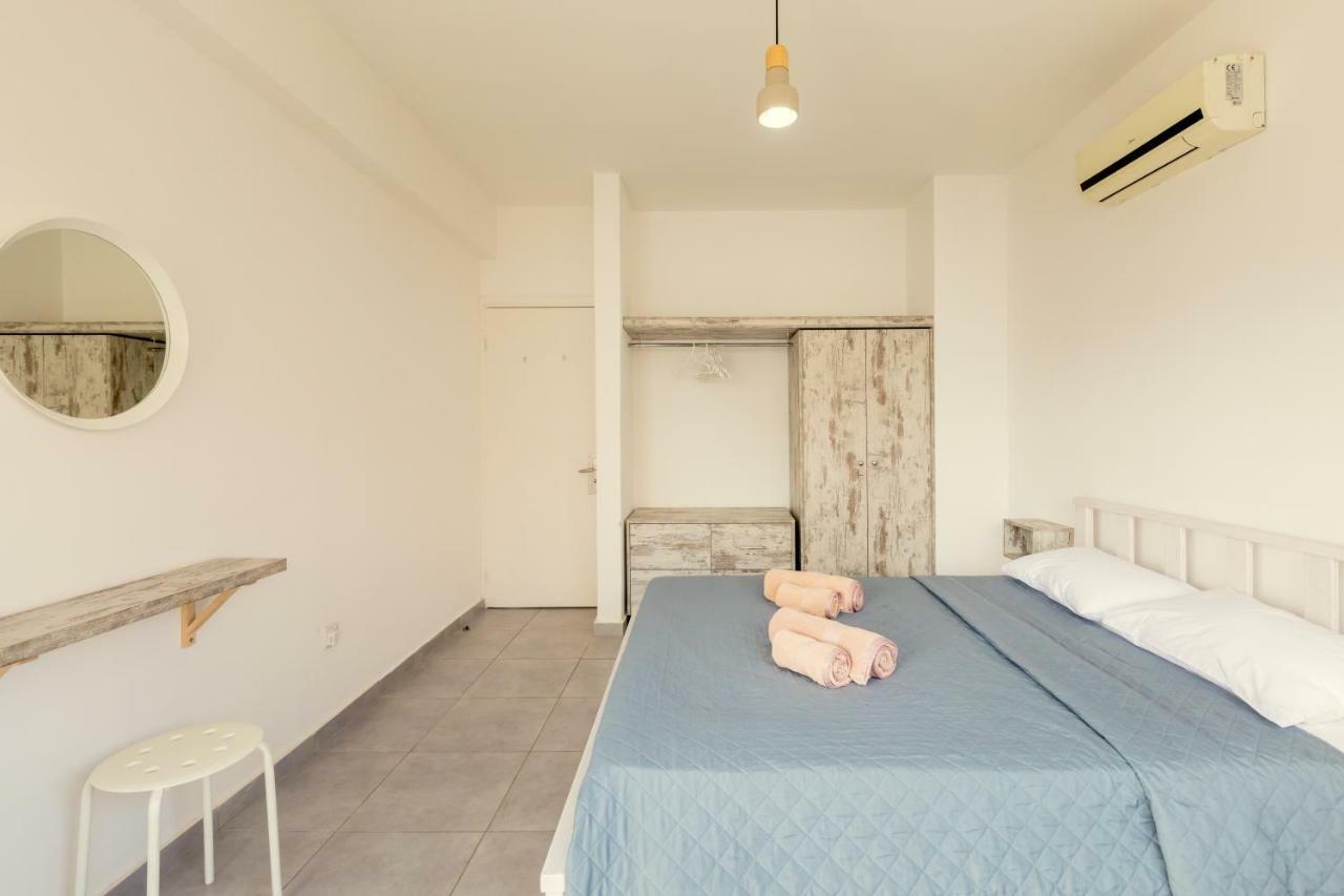 Apartment with Balcony,885209464:JPEG