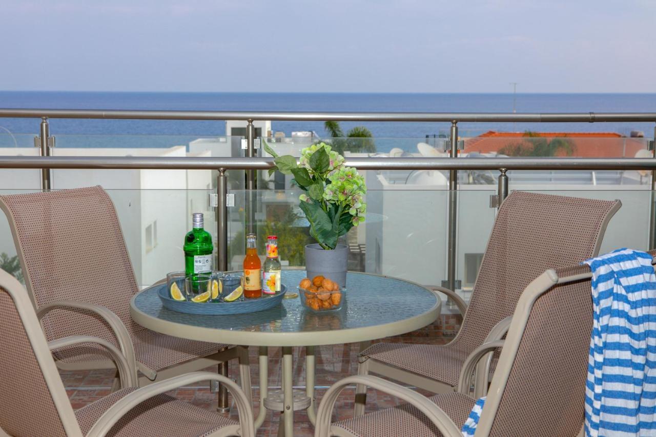 Two-Bedroom Apartment,945097894:JPEG