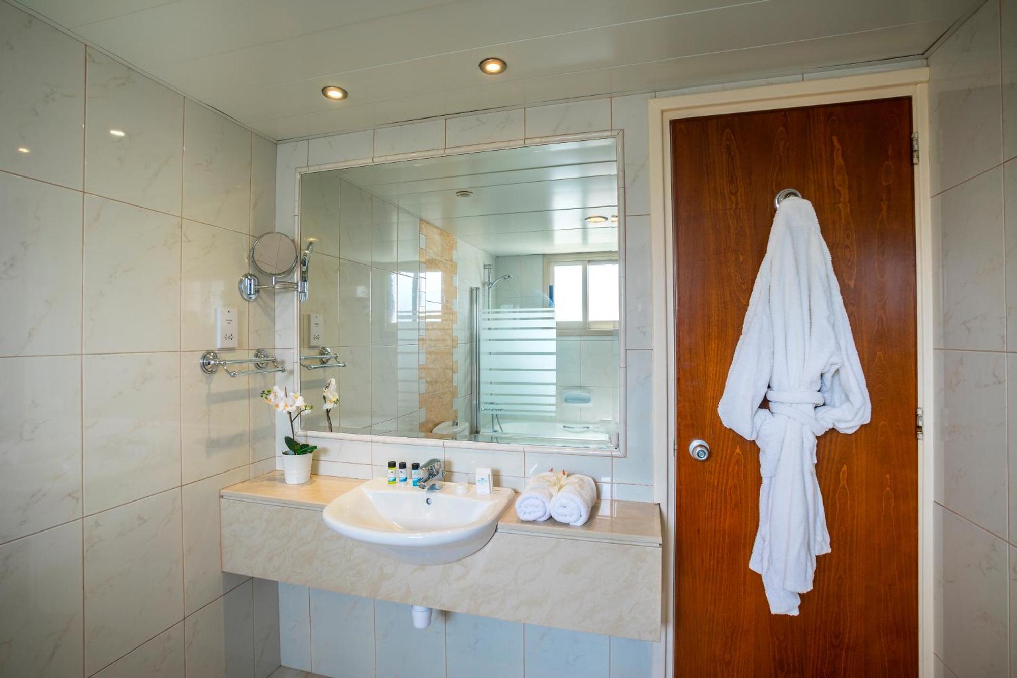 Standard Double or Twin Room with Inland View,1025857015:JPEG