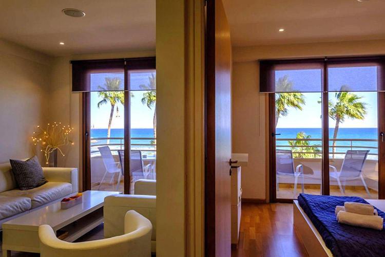 Two-Bedroom Apartment Sea View