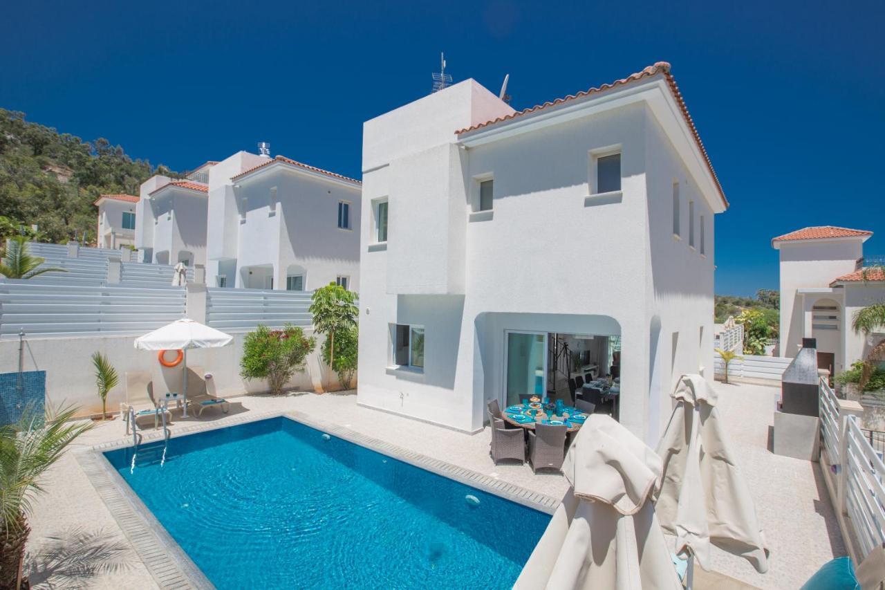 Three-Bedroom Villa with Private Pool,999065133:JPEG