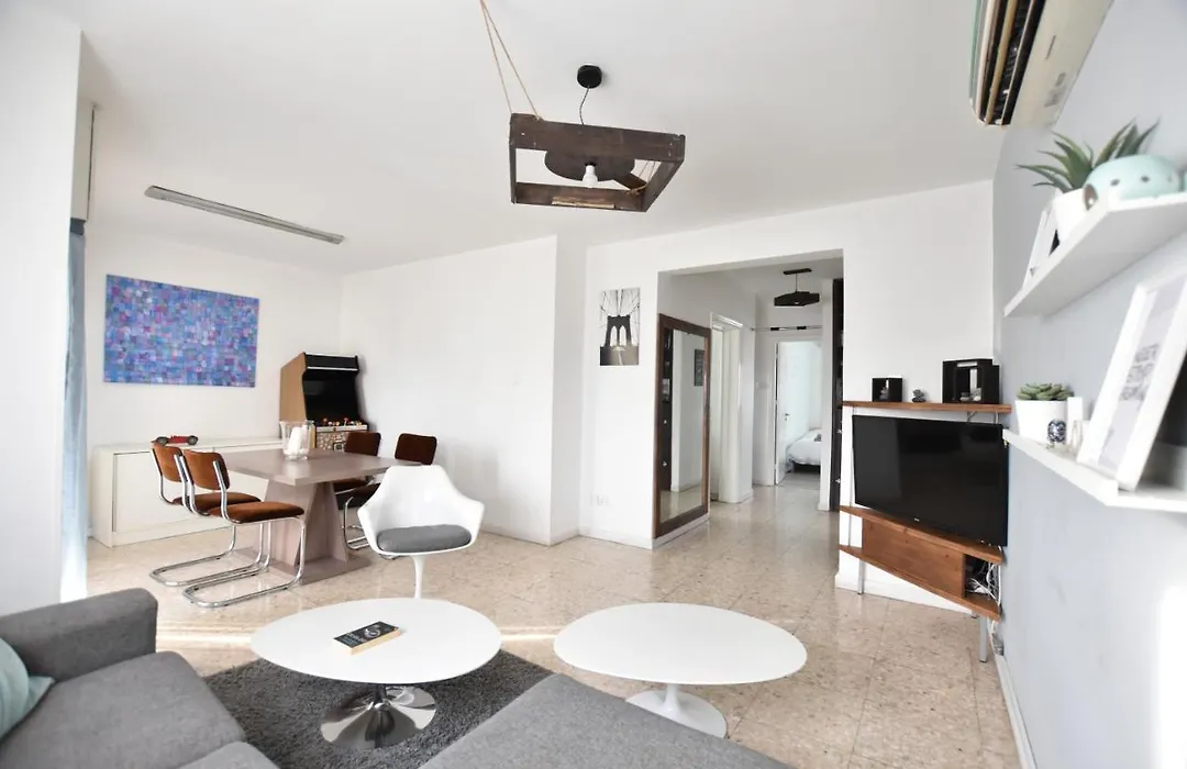 Glabur Stays - The Cozy 2 Bdr - Nicosia City, Free Parking & Wifi, Welcomes You!!!-1
