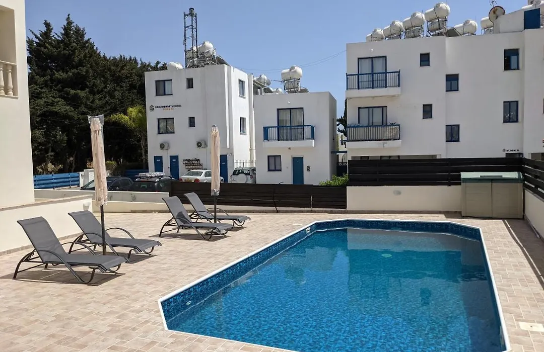 Cosy Apartment In Kato Paphos With Pool Access-1