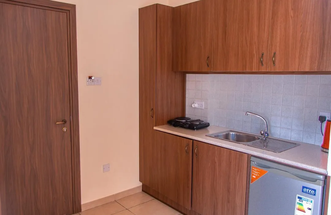 Lakis Court-1