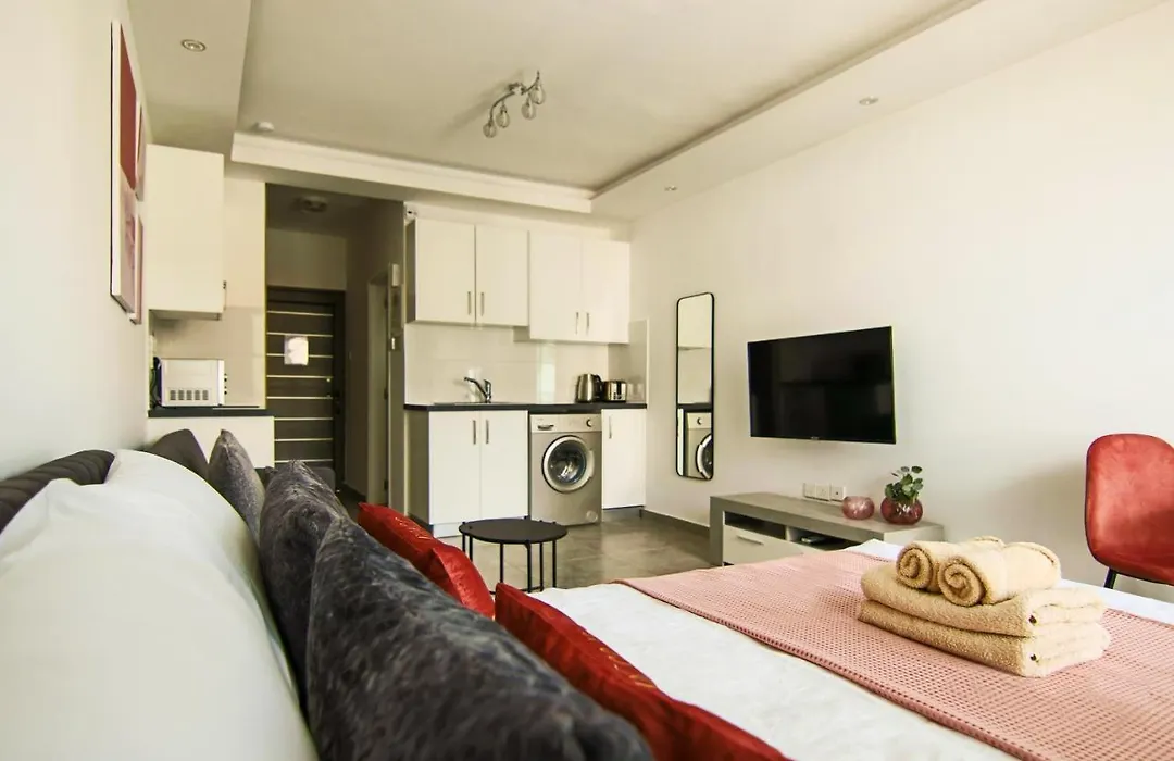 Phaedrus Living: Seaside Luxury Flat Athina 115-1
