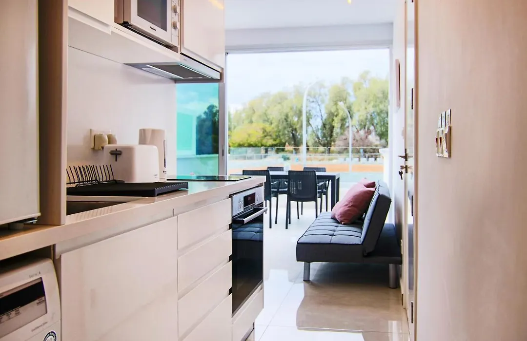 Phaedrus Living - Seaside Luxury Flat Harbour 102-1