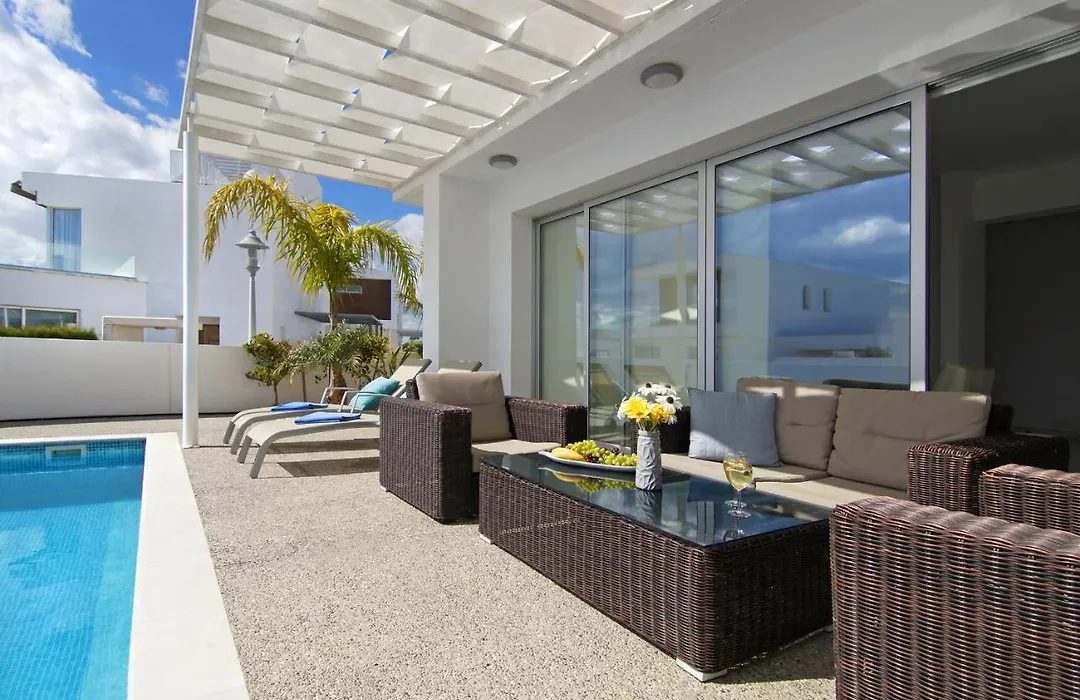 Villa Sunday-1