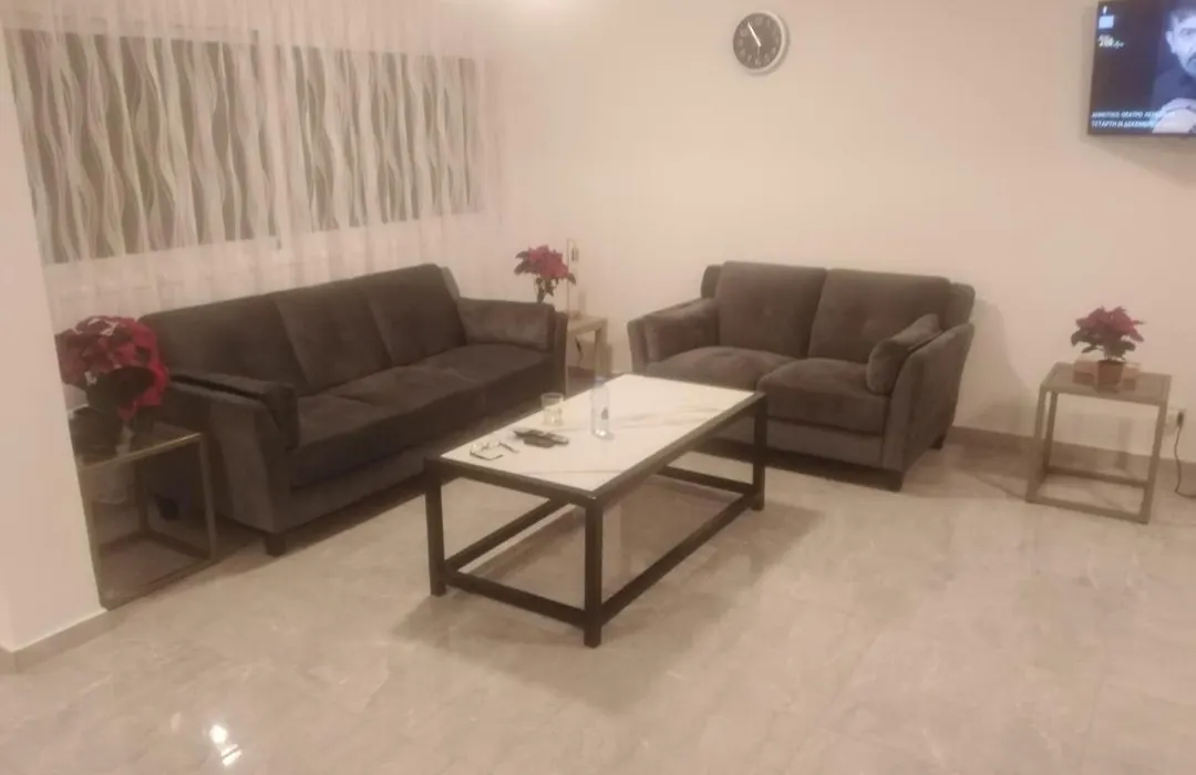 Rolandos Apts-1