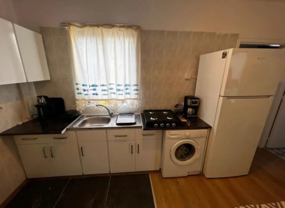 Girne Center 3 Rooms 150 M To Beach-1