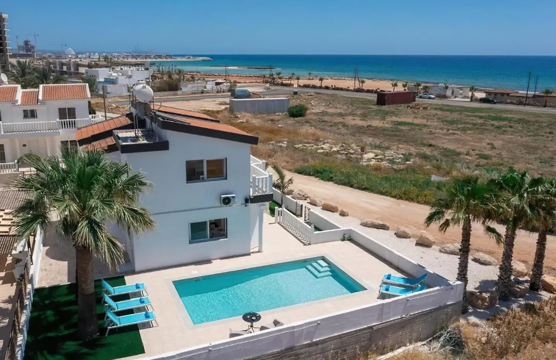 Villa suncity Boutique Beachfront-1