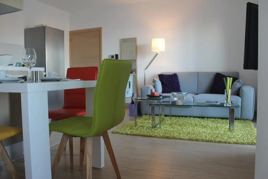 Eden Beach Apartment 611-1