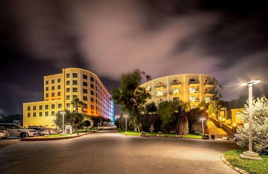 Vuni Palace Premium Hotel & Spa & Casino Beachfront Location !-1