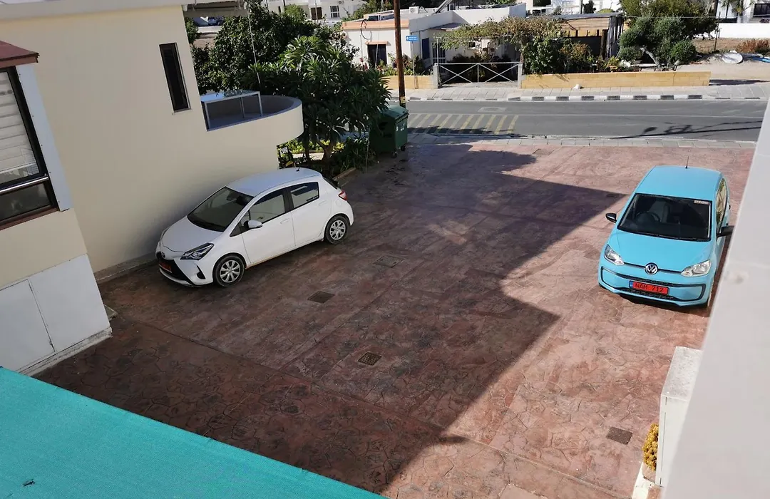 Pari'S Holiday Apartments-Paphos-1
