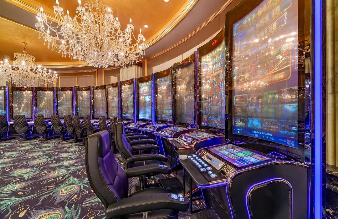 Les Ambassadeurs Hotel Casino&Marina-1