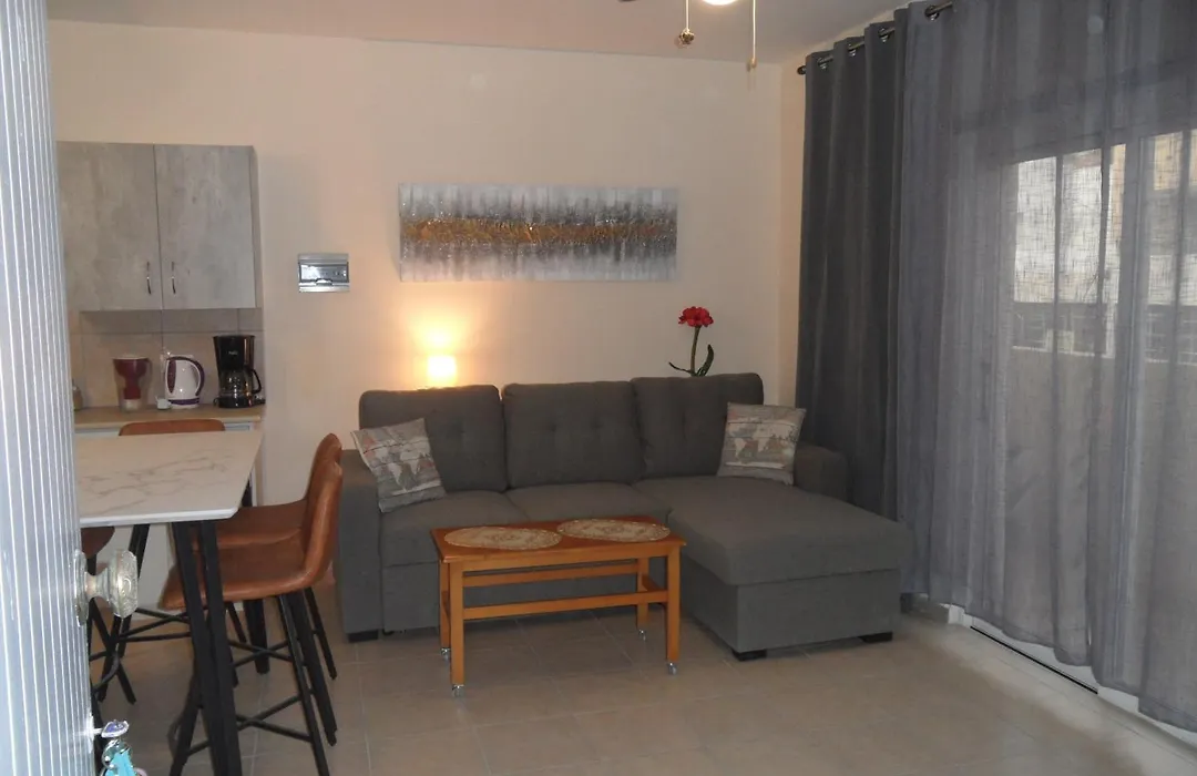 Family And Friends Flat Close To The Sea, Free Internet-1