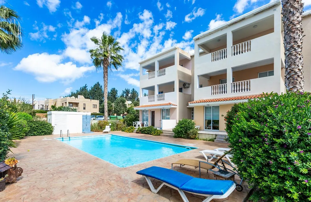 Just Renovated Beautiful 2 Bed Apartment In Paphos 5 Min Drive To The Beach-1