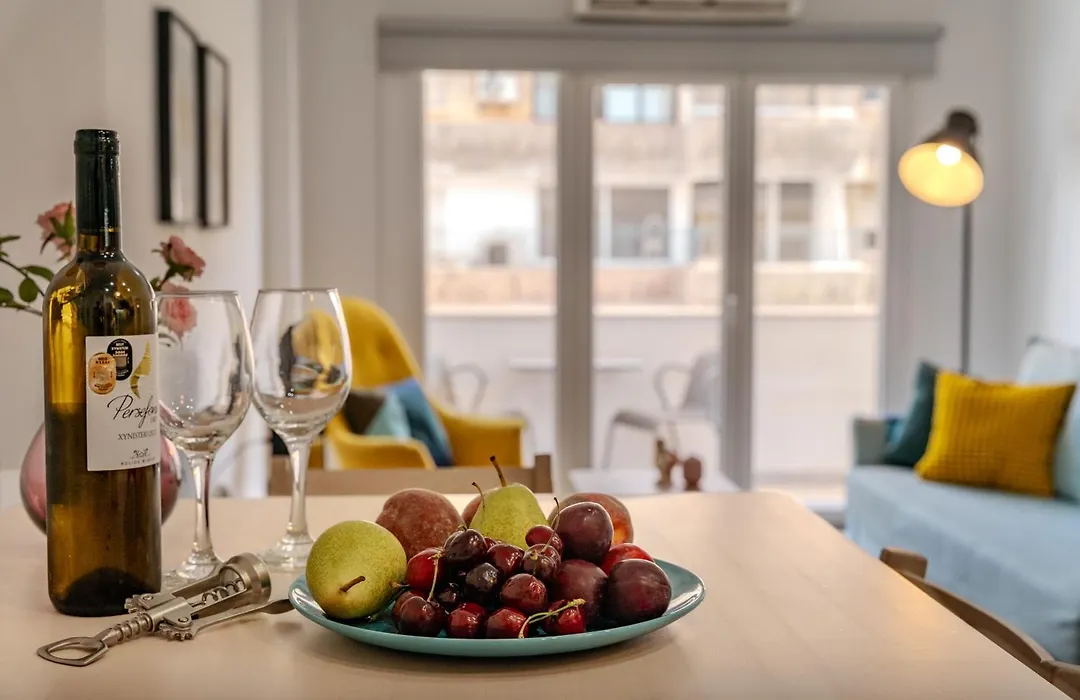 City 1 Bdr, 3 Min Walk From Finikoudes Beach-1